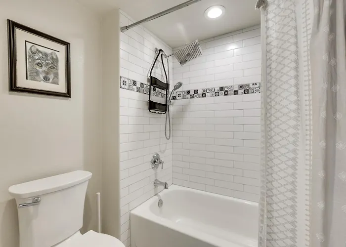 Community Perks! Haven W/ Private Balcony Ferienhaus Phoenix